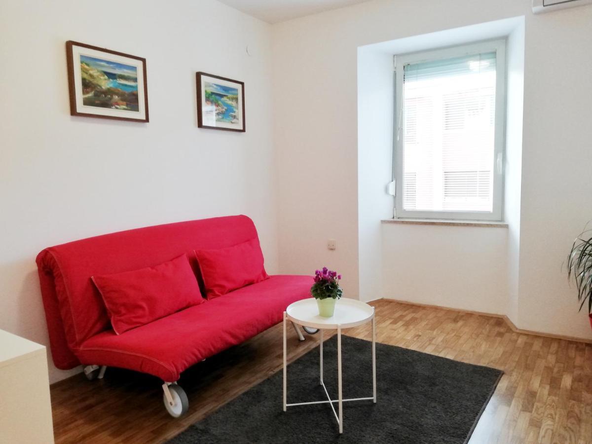Center Apartment *